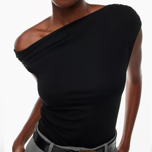 ISO Aritzia Babaton Gallery Top - Small - Picture 3 of 4